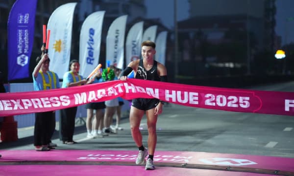 Anh Khôi, Hồng Lệ vô địch VnExpress Marathon Huế 2025